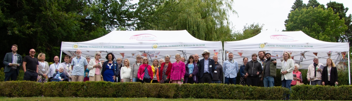 Royal Tunbridge Wells in bloom group photo, 2022